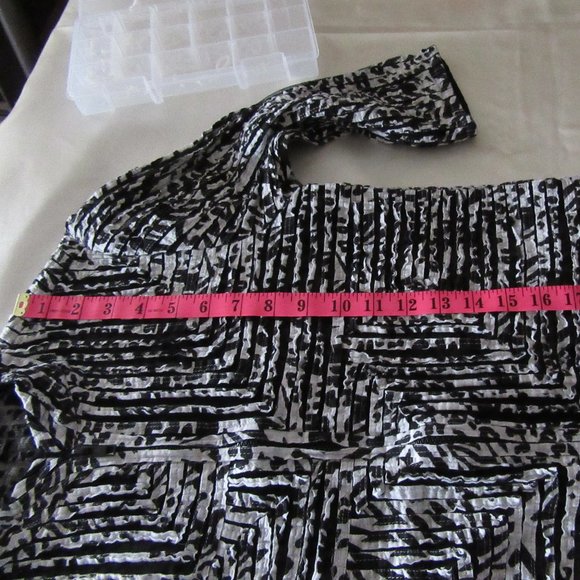 Zip up top or over coat - Attitude size P M - Picture 12 of 14